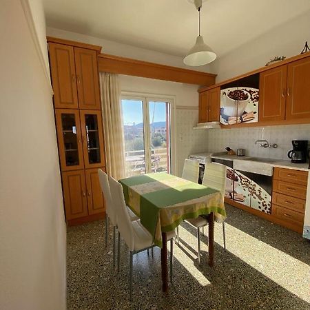 Mpanos Sea Apartment 2 Loutra Oraias Elenis Esterno foto