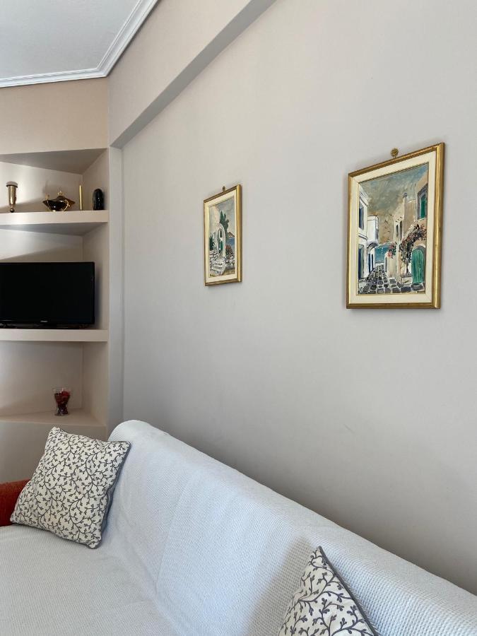 Mpanos Sea Apartment 2 Loutra Oraias Elenis Esterno foto